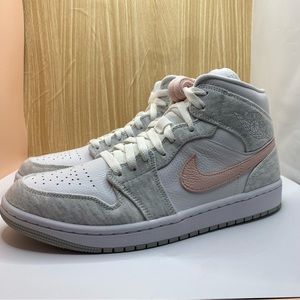 Women Jordan 1 Mid SE White Light Iron Ore NIB.